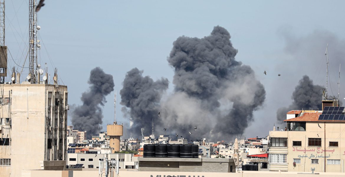 الاحتلال يواصل قصف قطاع غزة لليوم الـ٥٧