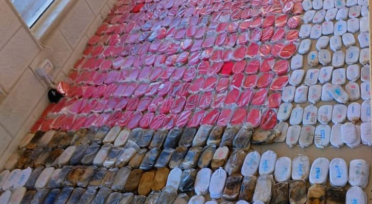 صورة حول : الجيش العربي: إحباط تهريب مخدرات قادمة من سوريا الجيش العربي: إحباط تهريب مخدرات قادمة من سوريا