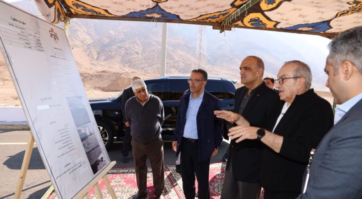 الخصاونة يفتتح طريق العقبة الخلفي