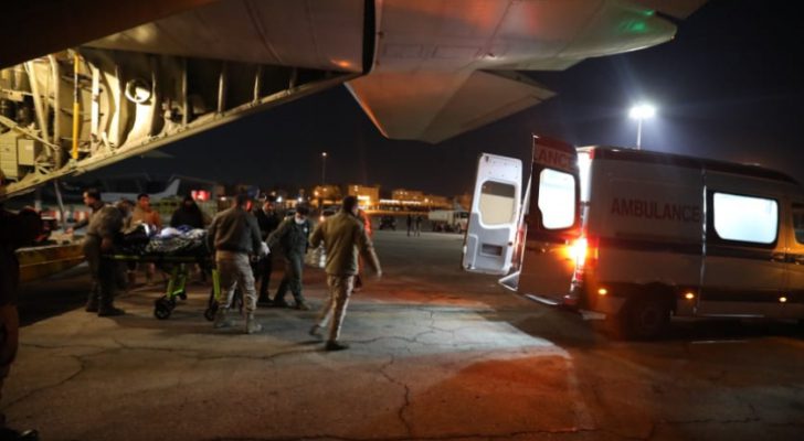 القوات المسلحة تُخلي سيدة أردنية وابنتها وطفل من غزة إلى المدينة الطبية