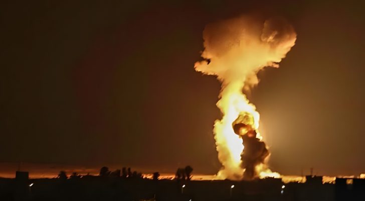 الاحتلال الإسرائيلي ينفذ عدوانا جويا ويستهدف نقاطا جنوب حلب