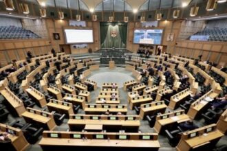 رغم الكلمات النارية لأغلب المتحدثين المنتقدين للمشروع مجلس النواب يقر قانون الموازنة العامة للسنة المالية ٢٠٢٤