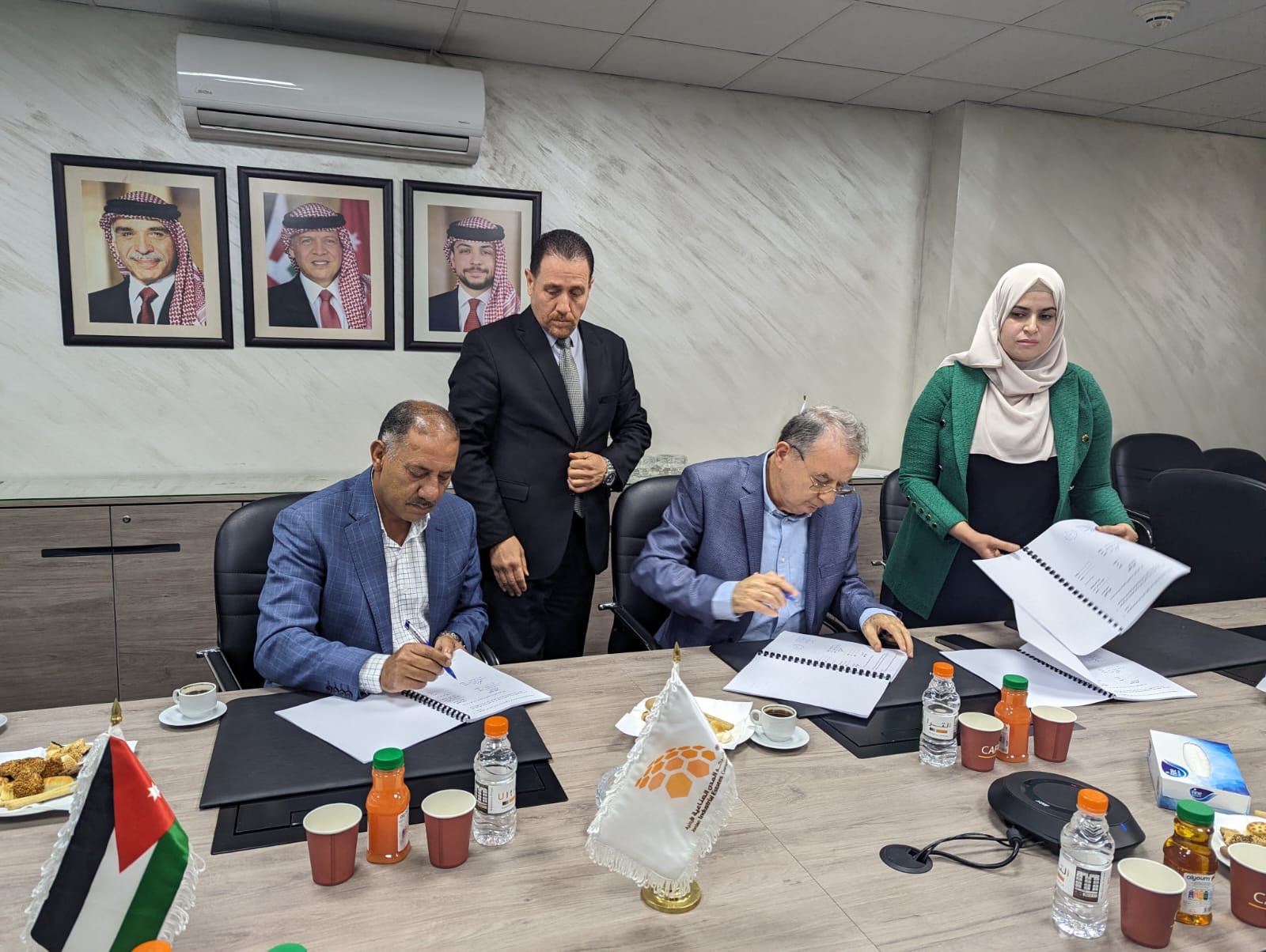 صورة حول : المدن الصناعية الاردنية تقيم مباني صناعية جديدة في مدينة الموقر الصناعية المدن الصناعية الاردنية تقيم مباني صناعية جديدة في مدينة الموقر الصناعية