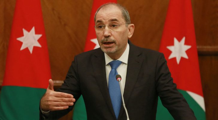 الصفدي يحذر: تل أبيب تدفع المنطقة برمتها نحو مزيد من الصراع