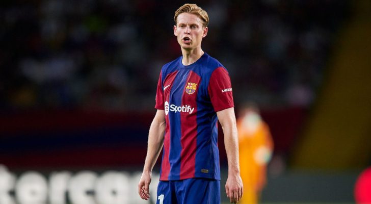 دي يونج يربط نفسه بالانتقال للبريميرليغ