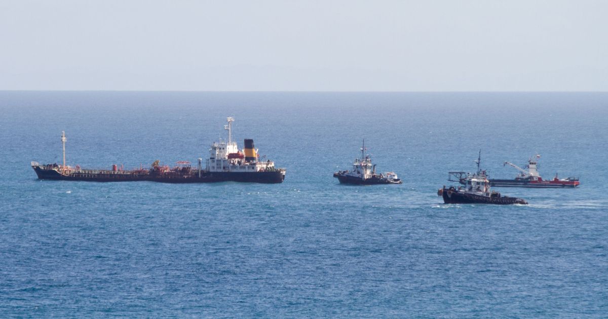 الحوثيون: تنفيذ عملية استهدفت سفينة نفط بريطانية بعدد كبير من الصواريخ