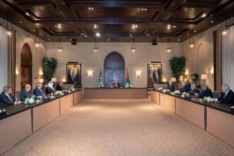 الملك يستقبل وفد مجلس العلاقات العربية والدولية في إطار بحث تداعيات استمرار الحرب على غزة