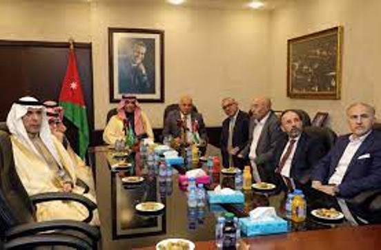 صورة حول : وزير الإعلام السعودي يزور مؤسسة الإذاعة والتلفزيون وزير الإعلام السعودي يزور مؤسسة الإذاعة والتلفزيون