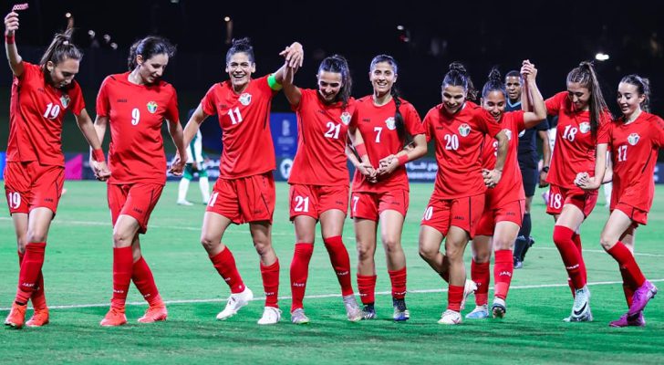 منتخب السيدات يتوج بلقب غرب آسيا لكرة القدم