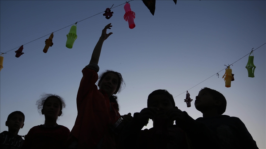 صورة حول : حرب غزة تسرق فرحة رمضان كما سرقت أرواح الأبرياء حرب غزة تسرق فرحة رمضان كما سرقت أرواح الأبرياء