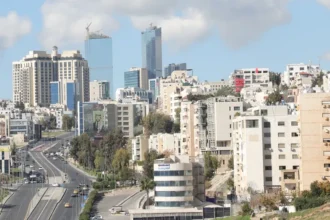 درجات الحرارة أدفئ من المعتاد بنحو 5-7 درجات مئوية