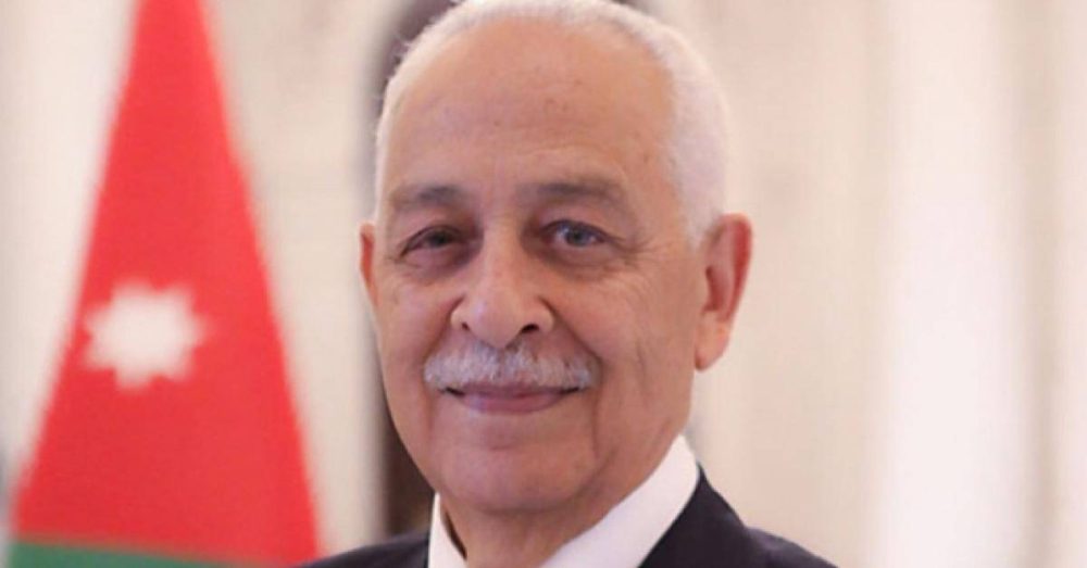 صورة حول : مندوبا عن الملك وولي العهد .. العيسوي يعزي عشيرة الطيب وآل أبو غيداء مندوبا عن الملك وولي العهد .. العيسوي يعزي عشيرة الطيب وآل أبو غيداء