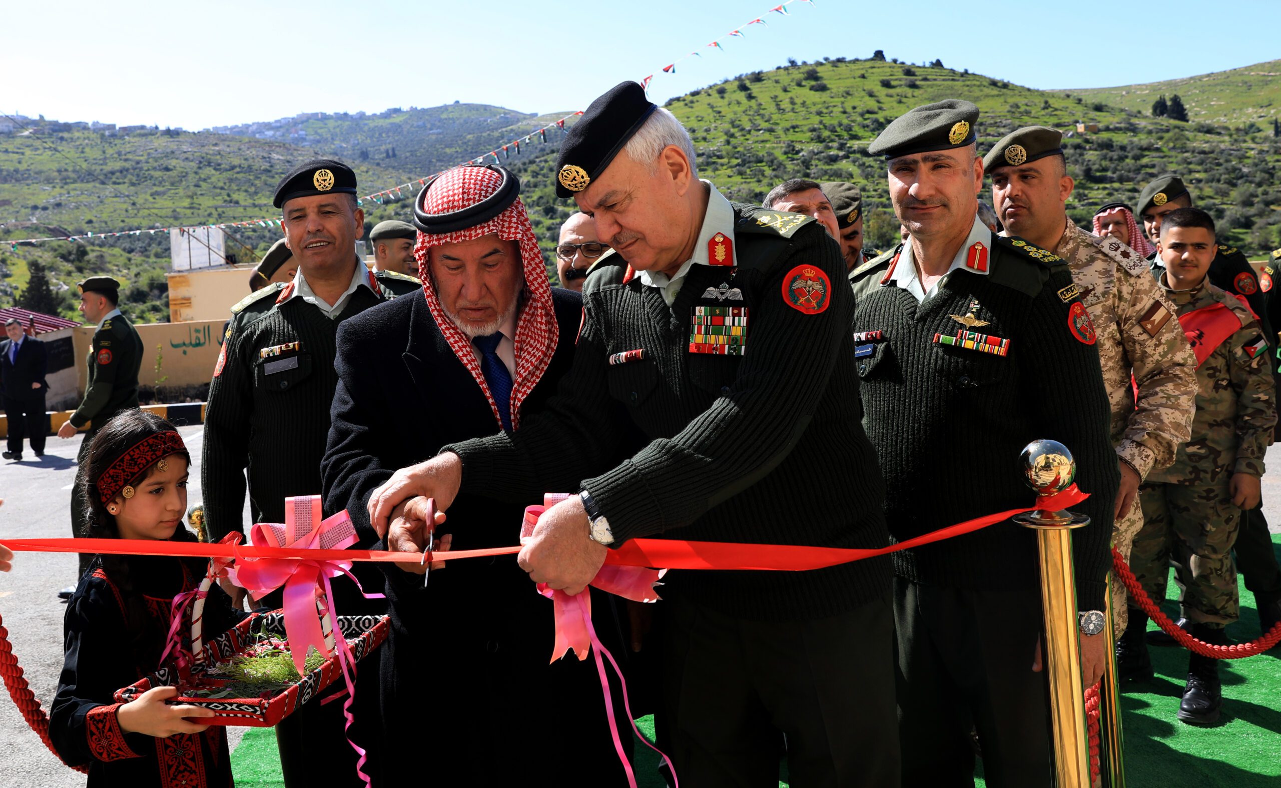 اللواء الركن الحنيطي يفتتح مدرسة دير يوسف الثانوية للبنين وشعبة الشؤون التعليمية/ الشمال