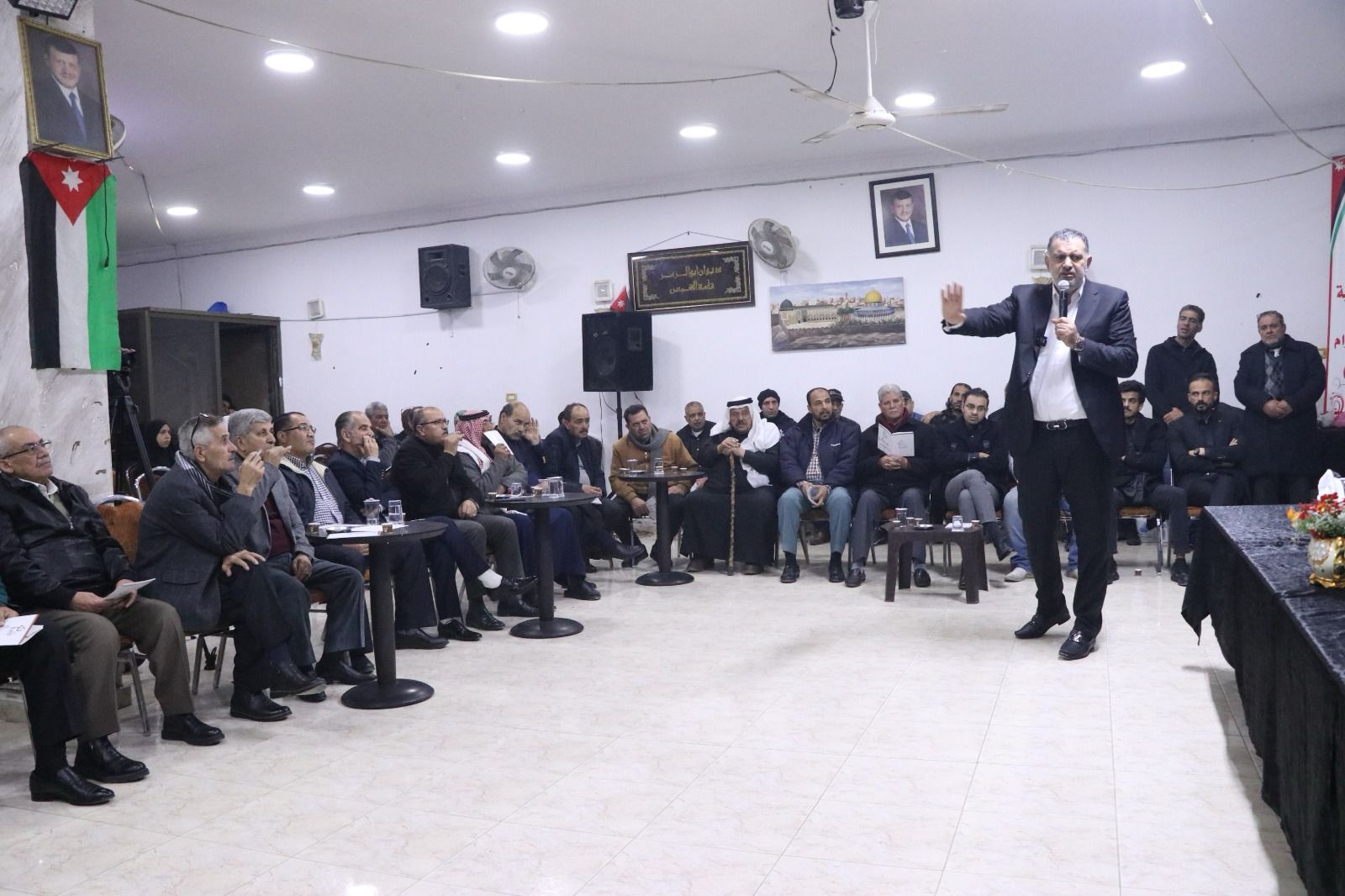 صورة حول : البطاينة يؤكد من لواء الرصيفة على ضرورة الذهاب الى صناديق الاقتراع وفق احزاب برامجية تلبي متطلبات المرحلة... فيديو وصور البطاينة يؤكد من لواء الرصيفة على ضرورة الذهاب الى صناديق الاقتراع وفق احزاب برامجية تلبي متطلبات المرحلة... فيديو وصور