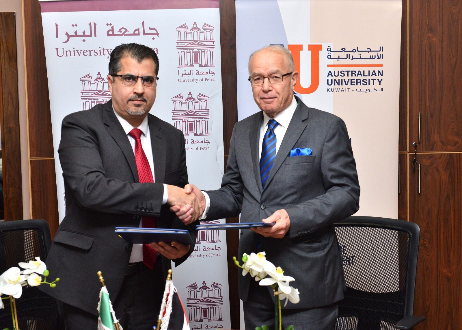 صورة حول : جامعتا البترا والأسترالية في الكويت توقعان مذكرة تعاون جامعتا البترا والأسترالية في الكويت توقعان مذكرة تعاون