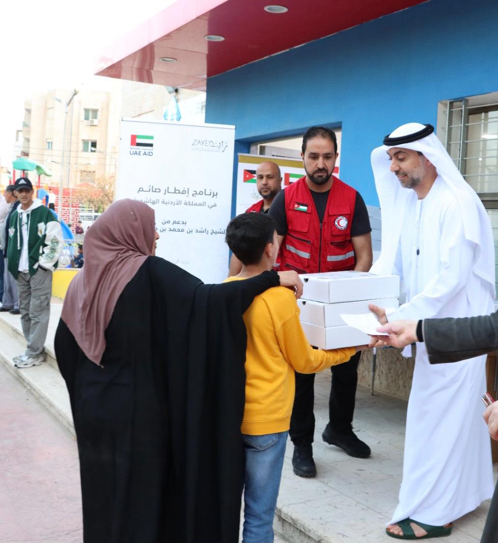 صورة حول : "بإشراف سفارة الإمارات" مؤسسة زايد للأعمال الخيريّة والإنسانيّة تُنفذ مشروع إفطار صائم في الأردن تزامنًا مع "يوم زايد للعمل الإنسانيّ "بإشراف سفارة الإمارات" مؤسسة زايد للأعمال الخيريّة والإنسانيّة تُنفذ مشروع إفطار صائم في الأردن تزامنًا مع "يوم زايد للعمل الإنسانيّ
