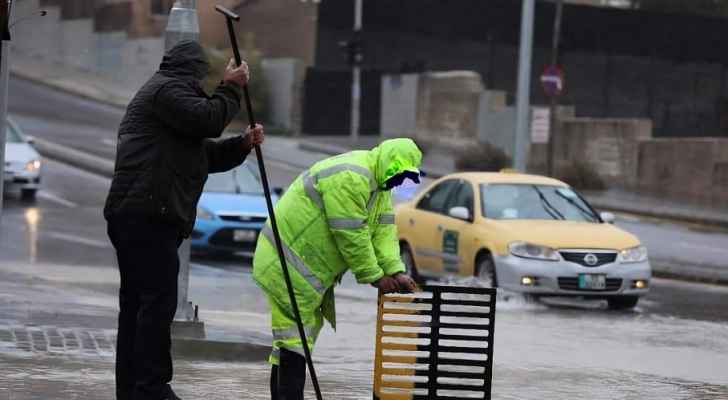 صورة حول : الأمانة تؤكد جاهزية كوادرها للتعامل مع الحالة الجوية المتوقعة الأمانة تؤكد جاهزية كوادرها للتعامل مع الحالة الجوية المتوقعة