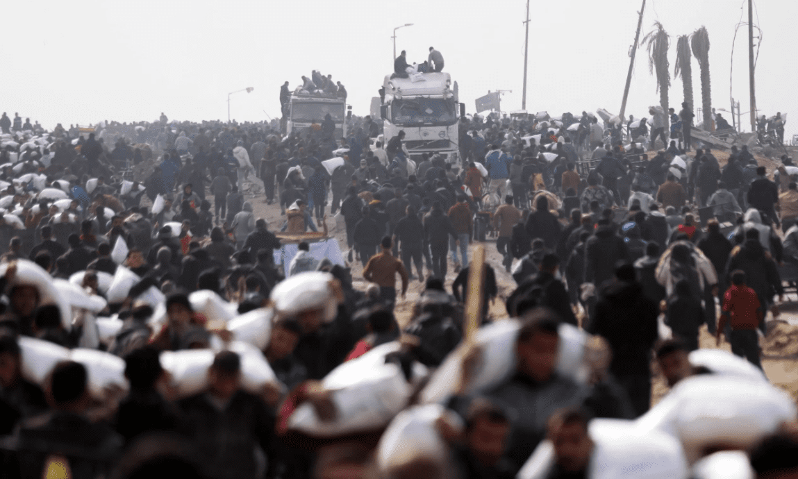 23 شهيدا في قصف قوات الاحتلال للجان عشائرية تؤمن توزيع المساعدات بغزة