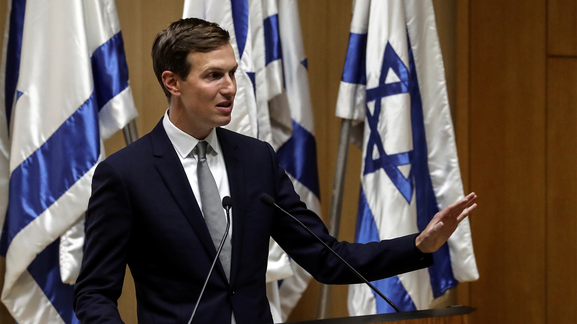 سخريه وسخط مغردي مواقع التواصل الاجتماعي من مقترحات كوشنر