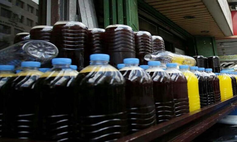 صورة حول : إتلاف 1600 لتر عصائر في وسط البلد إتلاف 1600 لتر عصائر في وسط البلد