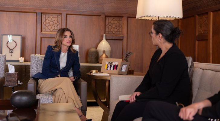 الملكة رانيا تلتقي الرئيس التنفيذي لمنظمة إنقاذ الطفل الدولية انجير اشنغ