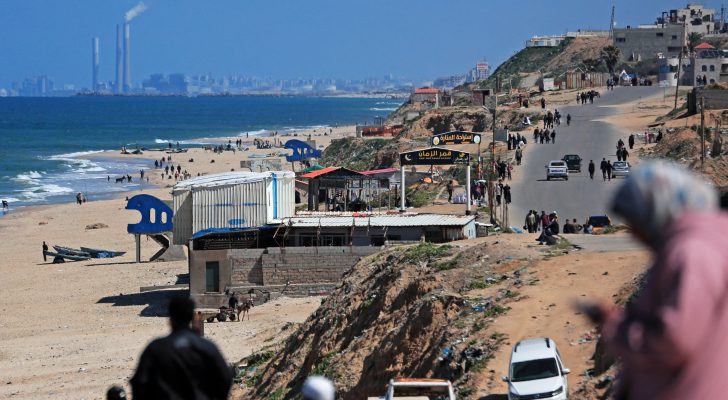 وصول سفينة مساعدات غذائية شاطئ غزة عبر الممر البحري