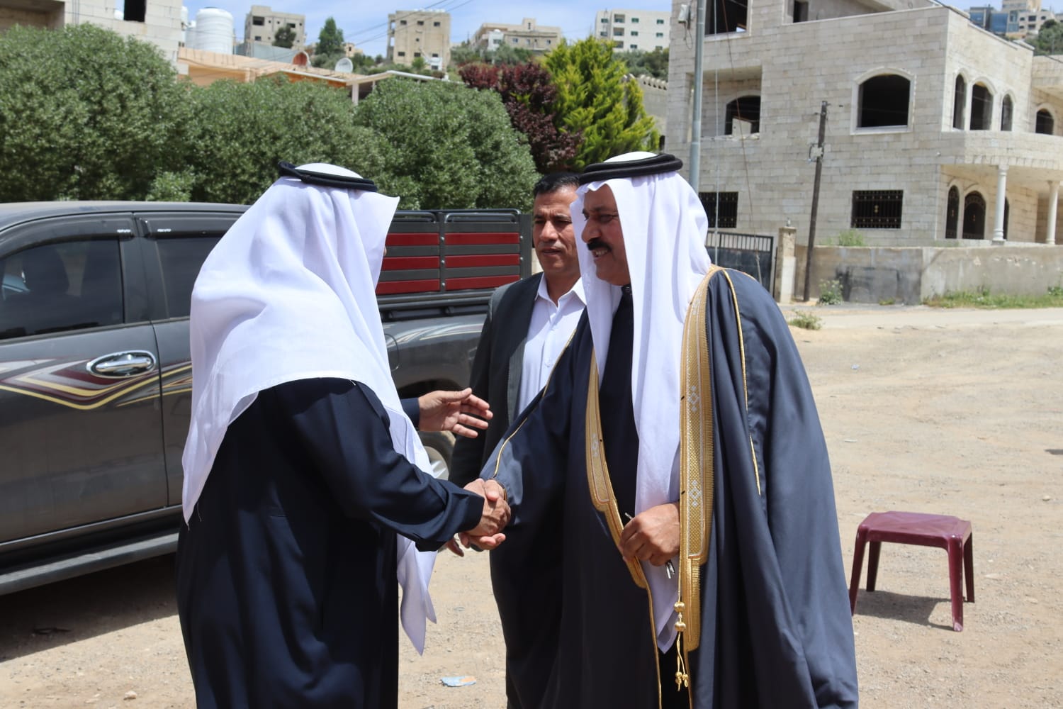 الشيخ طالب المناصير ( أبو نشمي ) واخوانة يولمون لحشد من شيوخ ووجهاء المملكة .. صور