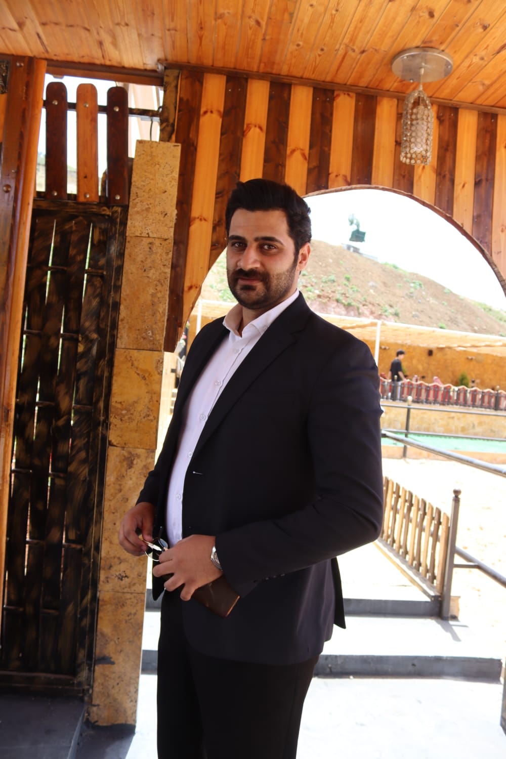 الشيخ طالب المناصير ( أبو نشمي ) واخوانة يولمون لحشد من شيوخ ووجهاء المملكة .. صور