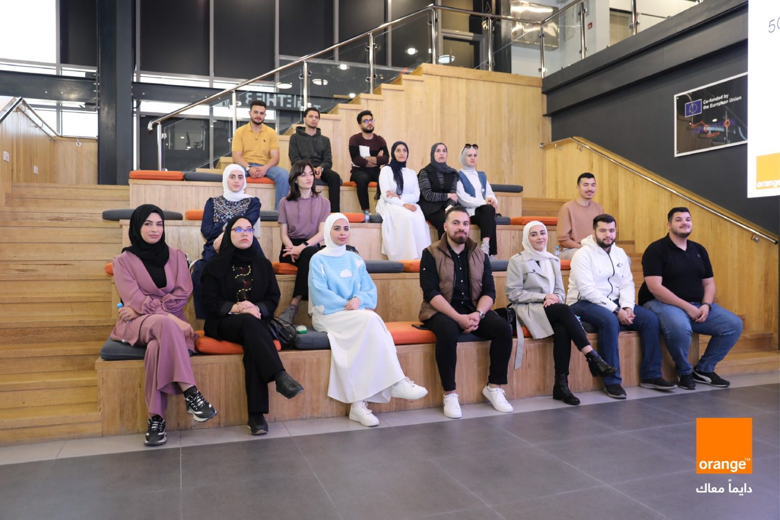 صورة حول : أورنج الأردن تطلق برنامجاً تدريبياً حول دور التقنيات الحديثة في الزراعة المستدامة ومكافحة غزو الجراد الصحراوي أورنج الأردن تطلق برنامجاً تدريبياً حول دور التقنيات الحديثة في الزراعة المستدامة ومكافحة غزو الجراد الصحراوي