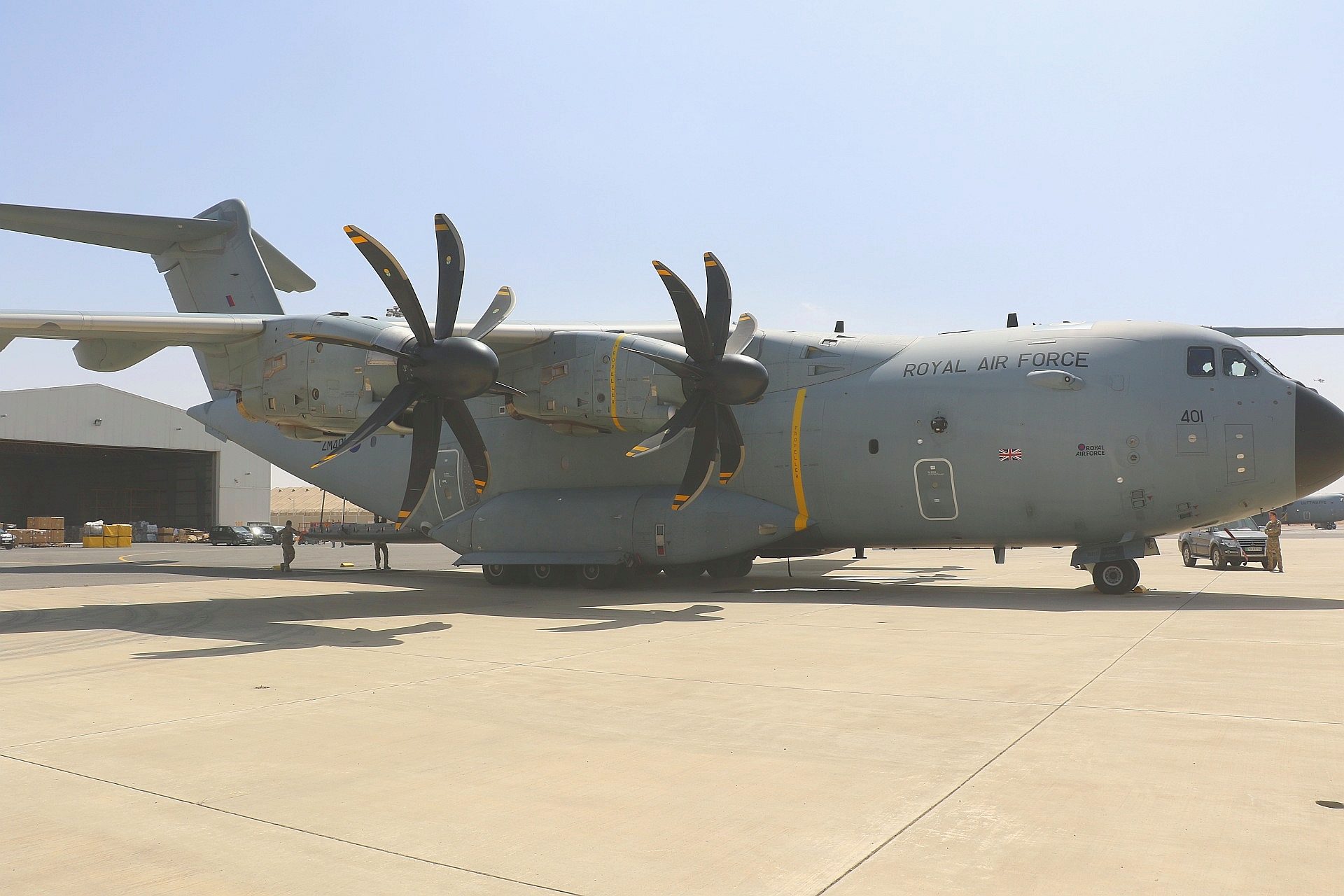 القوات المسلحة الأردنية تنفذ 8 إنزالات جوية لمساعدات على شمالي القطاع