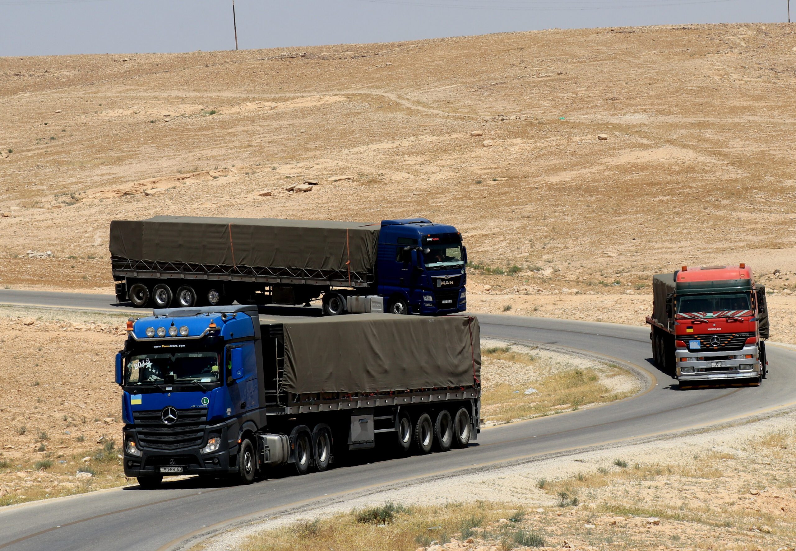 صورة حول : القوات المسلحة ترسل 51 شاحنة مساعدات إنسانية إلى قطاع غزة القوات المسلحة ترسل 51 شاحنة مساعدات إنسانية إلى قطاع غزة