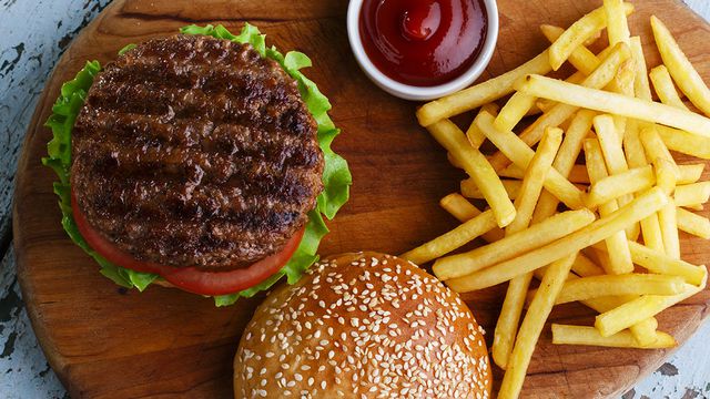 هَل البرجر مُضر بالصحة؟