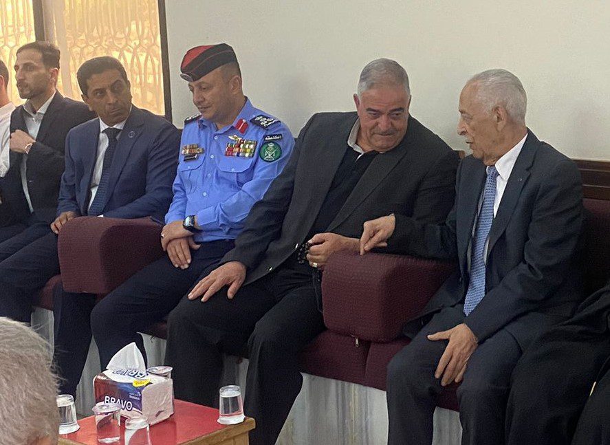 مندوبا عن الملك وولي العهد.... العيسوي يعزي عشيرة الفريحات