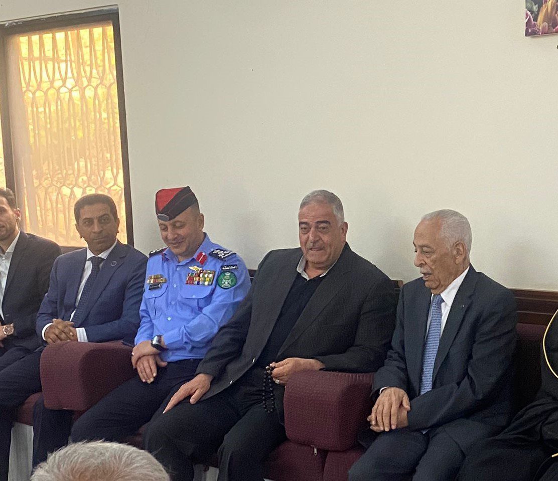 مندوبا عن الملك وولي العهد.... العيسوي يعزي عشيرة الفريحات