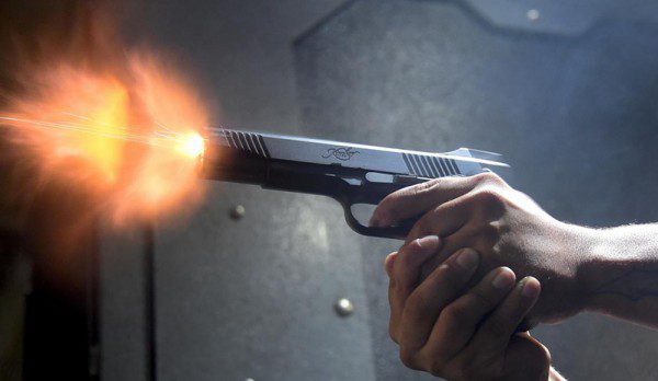 صورة حول : عيار ناري بالخطأ يودي بحياة "خمسيني" بالكرك عيار ناري بالخطأ يودي بحياة "خمسيني" بالكرك