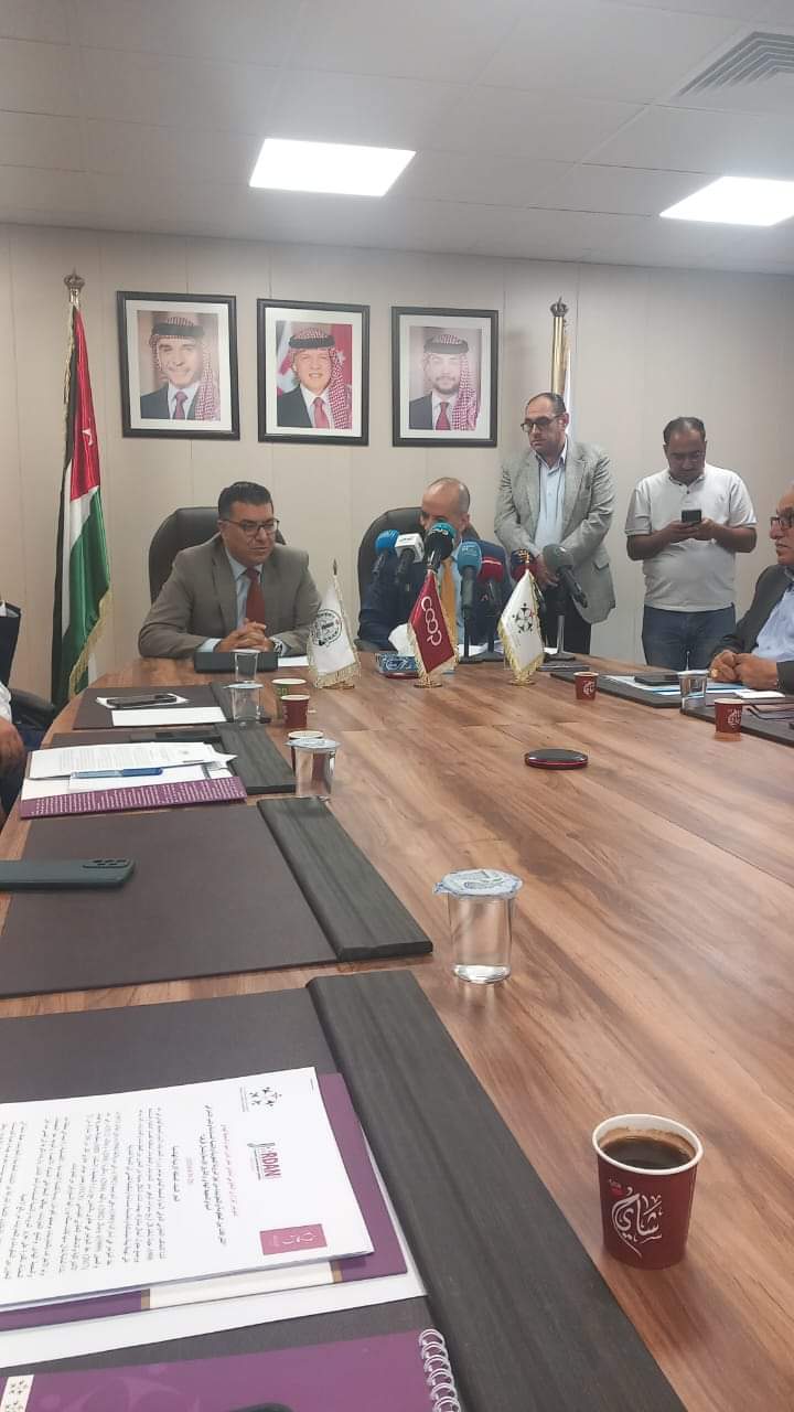 صورة حول : وزير الزراعة :الأردن الملاذ الآمن وسط إقليم ملتهب بالنزاعات والحروب وزير الزراعة :الأردن الملاذ الآمن وسط إقليم ملتهب بالنزاعات والحروب