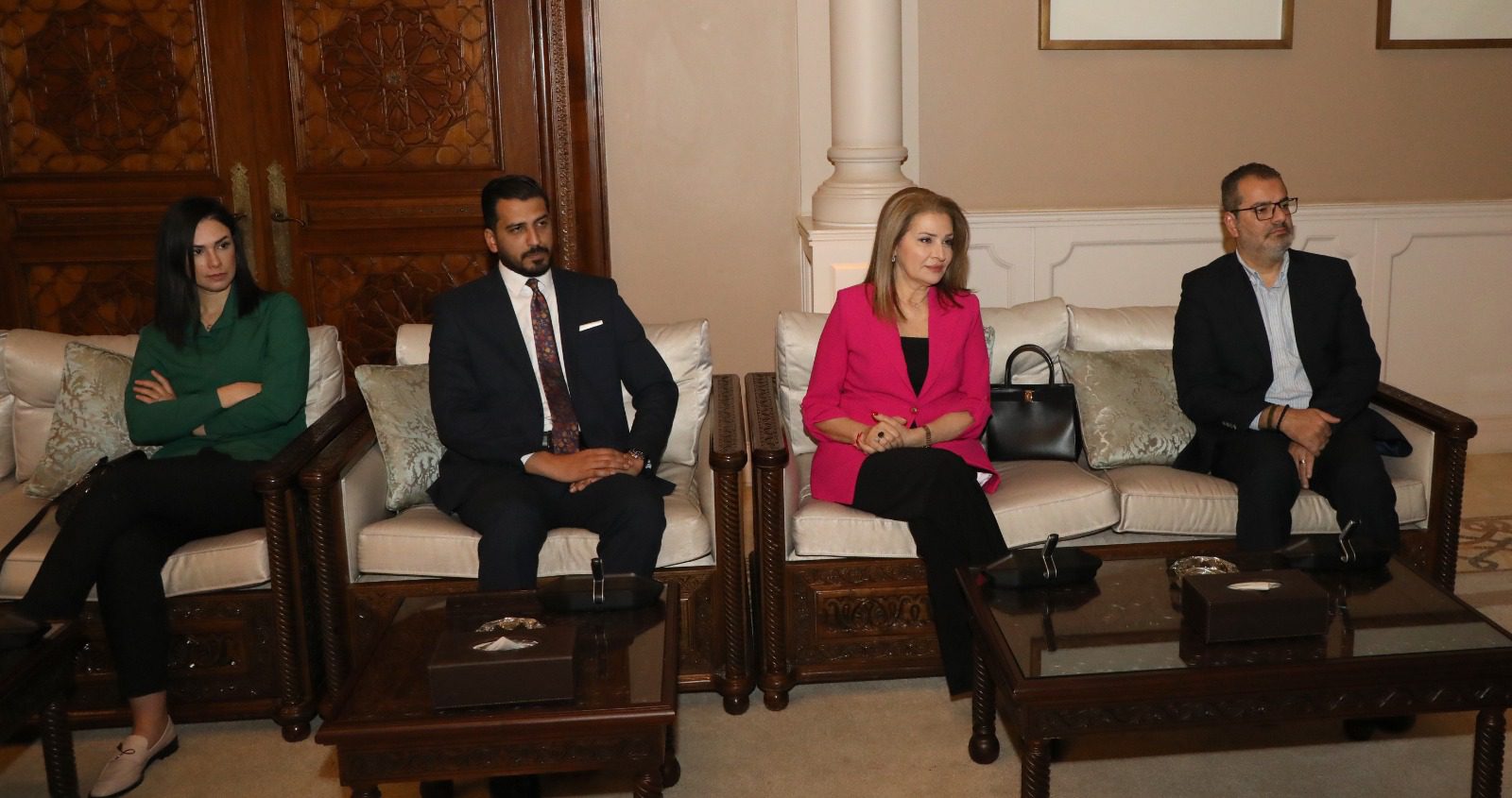 رئيس الديوان الملكي الهاشمي يلتقي إعلاميين ونشطاء تواصل اجتماعي