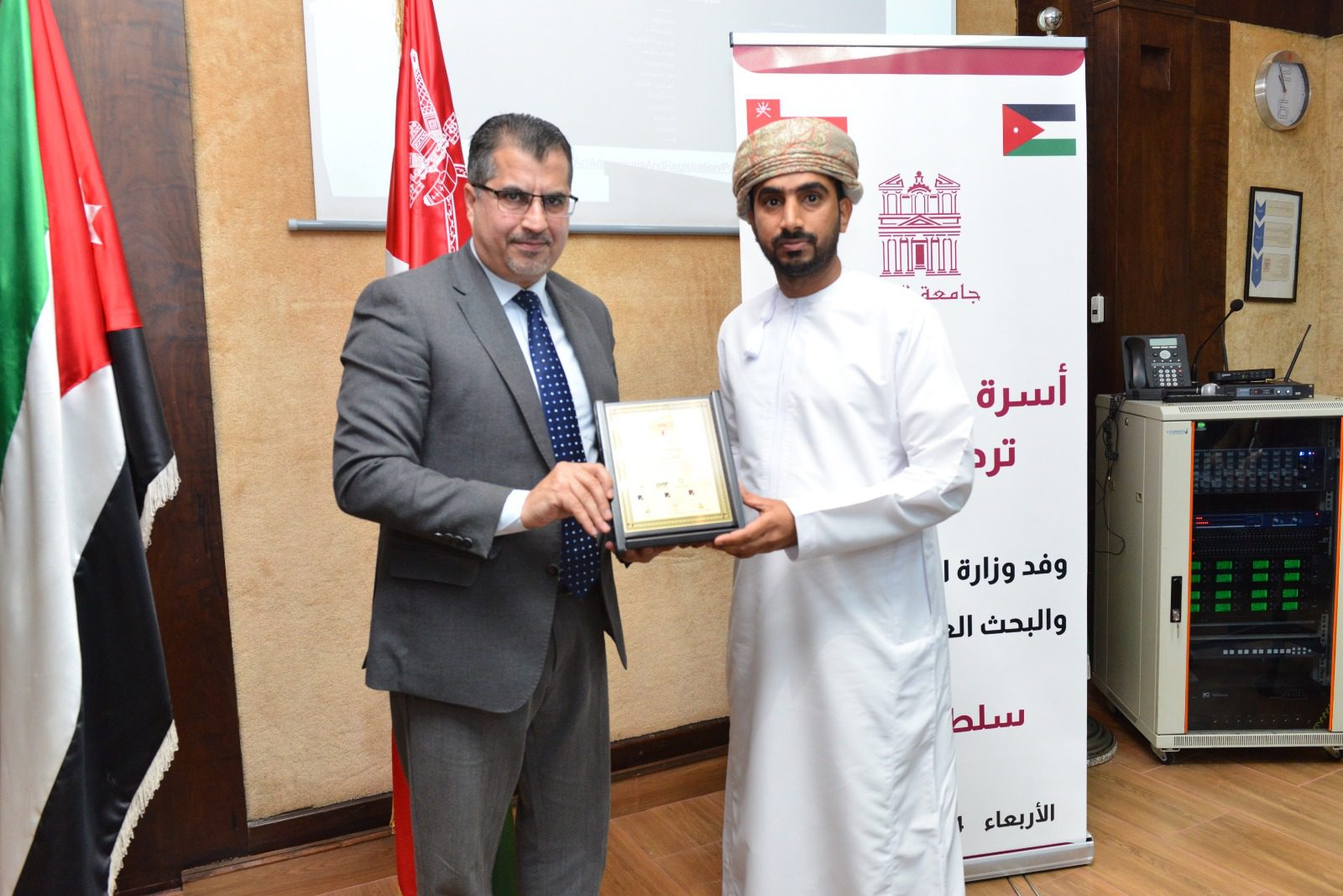 صورة حول : جامعة البترا تستقبل وفدًا من وزارة التعليم العمانية جامعة البترا تستقبل وفدًا من وزارة التعليم العمانية