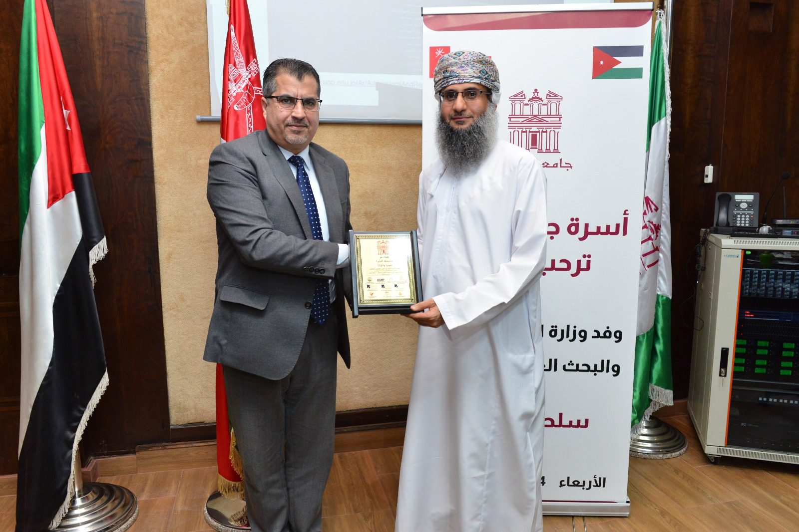 صورة حول : جامعة البترا تستقبل وفدًا من وزارة التعليم العمانية جامعة البترا تستقبل وفدًا من وزارة التعليم العمانية