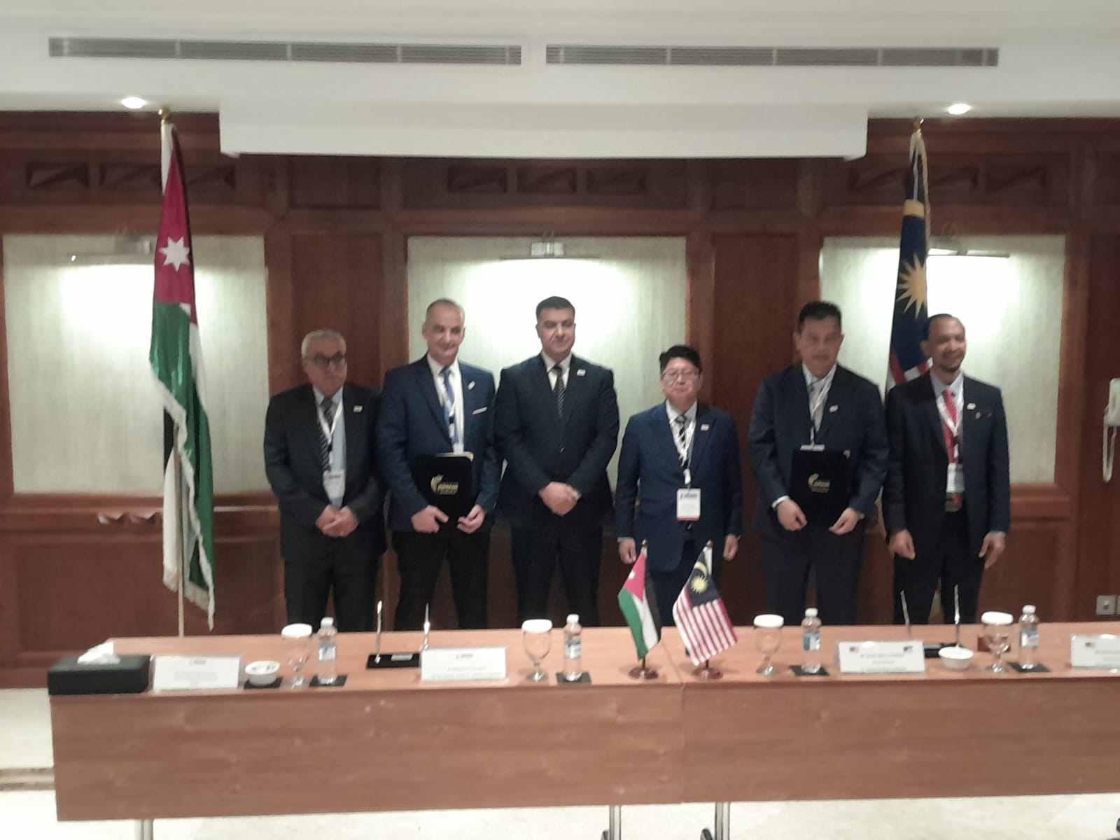 صورة حول : مُذكرة تفاهم بين "التعاونية الأردنية" والمعهد التعاونيّ الماليزي مُذكرة تفاهم بين "التعاونية الأردنية" والمعهد التعاونيّ الماليزي