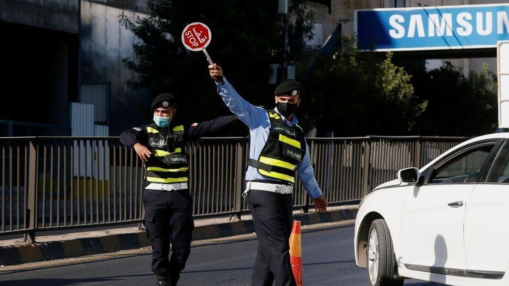 إصابتان نتيجة حادث على أوتوستراد الزرقاء