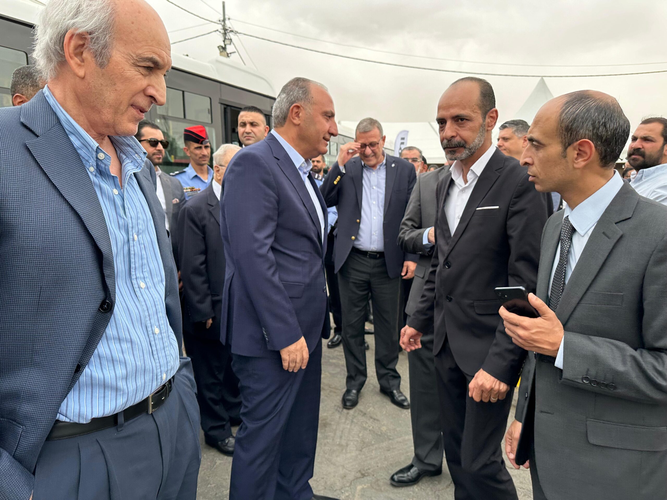 بالصور.. أسطول نقل جديد لأمانة عمان من المركزية للتجارة والمركبات