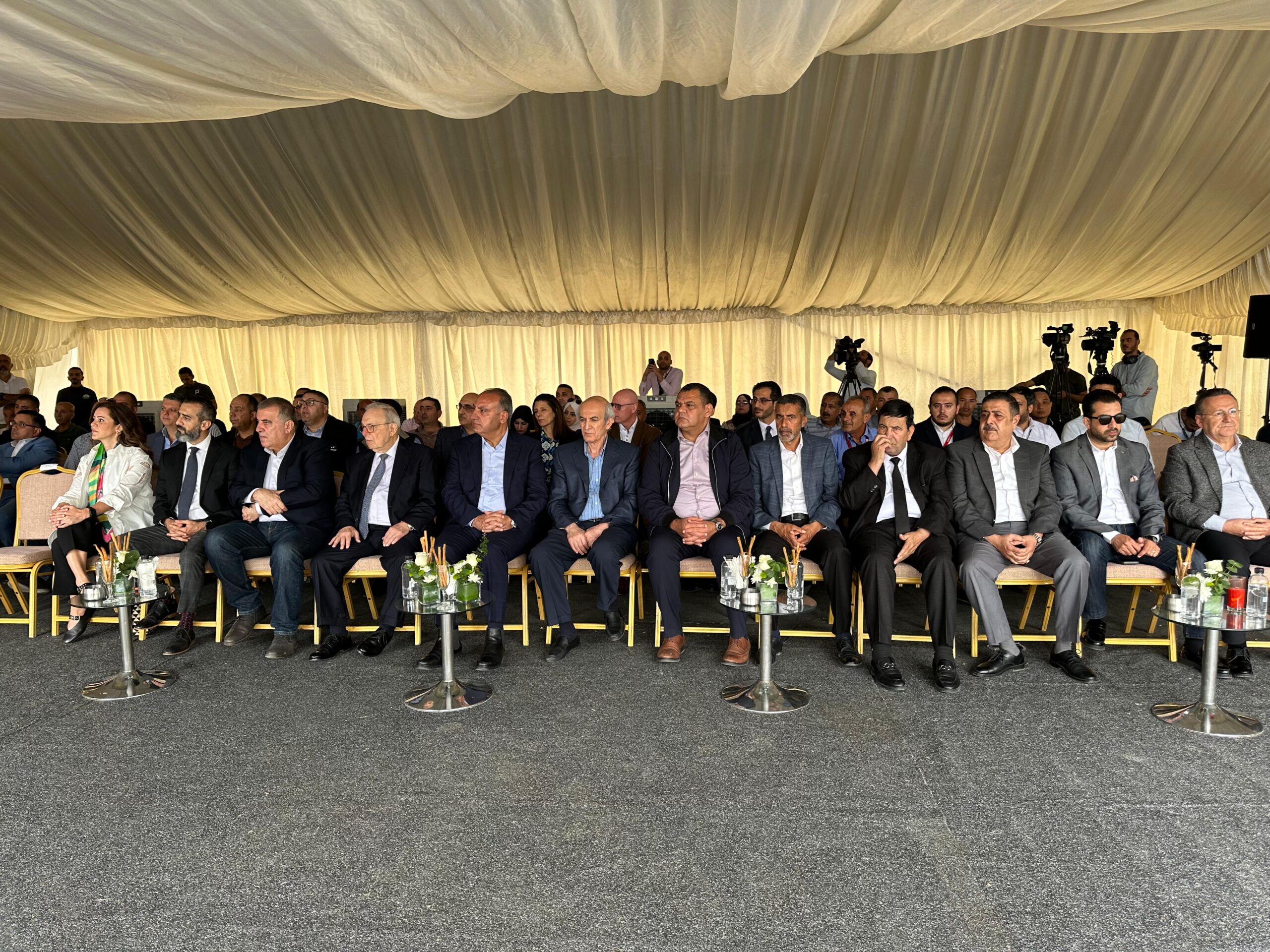 بالصور.. أسطول نقل جديد لأمانة عمان من المركزية للتجارة والمركبات