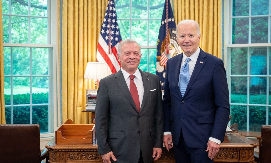 عاجل ...  جلالة الملك عبدالله الثاني خلال لقائه الرئيس الأمريكي جو بايدن في البيت الأبيض: على المجتمع الدولي التحرك فورا لمنع حدوث كارثة جديدة في #غزة جراء الهجوم الإسرائيلي على #رفح #الأردن #الولايات_المتحدة #صراحة_نيوز