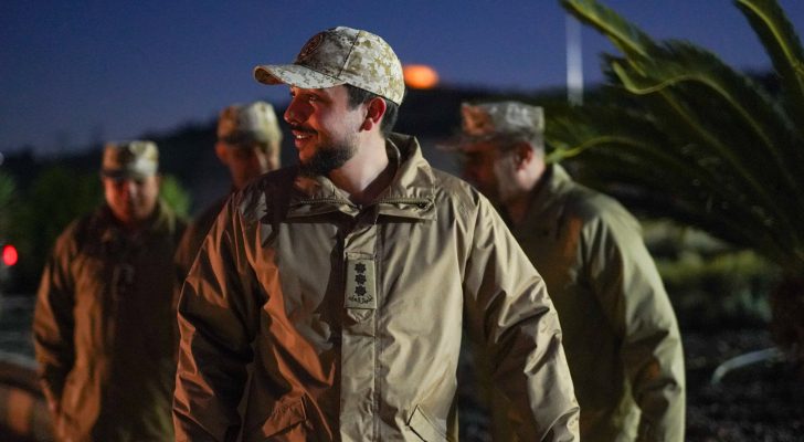 ولي العهد يرصد جهود تدريب صقور الهواشم/4 أثناء الليالي المظلمة