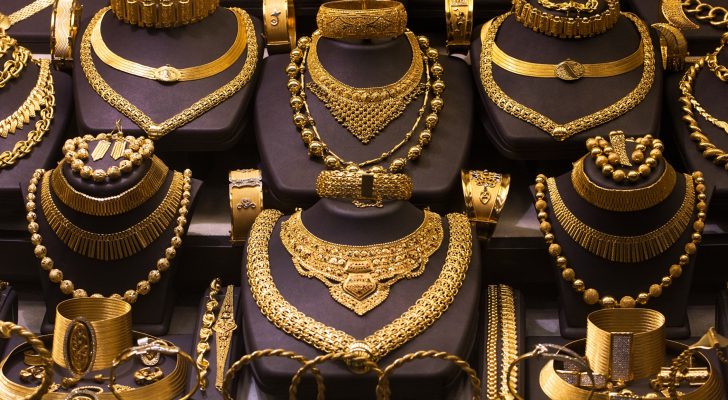 انخفاض عَلى أسعار الذهب فِي الأردن
