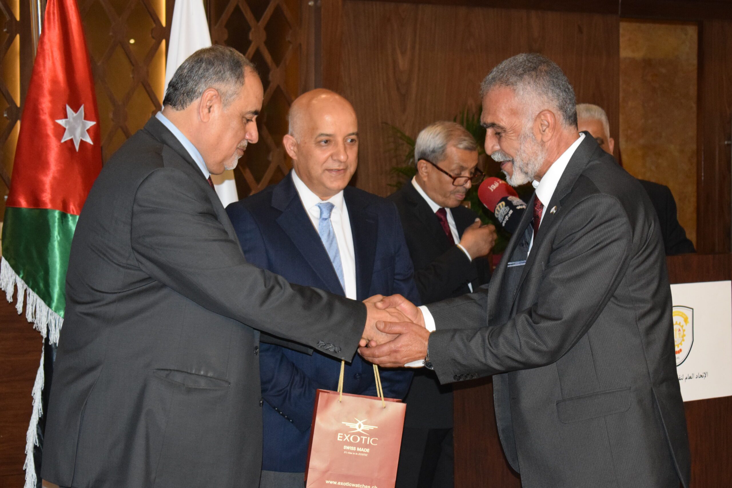 الاتحاد العام لنقابات عمال الأردن يحتفل بذكرى الاستقلال: تكريم للإنجازات ودعم للتعاون الوطنيّ في رحلة بناء مستقبل مُشرق