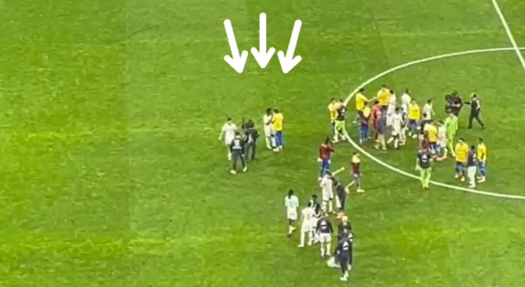 صورة حول : لاعب قادش يعتذر مِن لاعب مدريد فينيسيوس جونيور لاعب قادش يعتذر مِن لاعب مدريد فينيسيوس جونيور