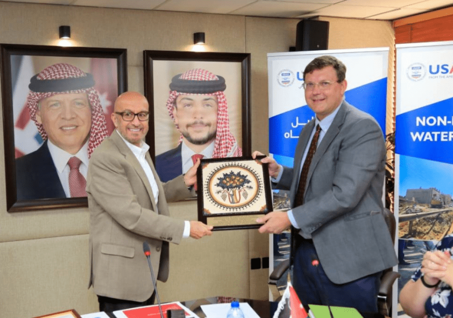 صورة حول : المياه والري تُوقع اتفاقيات تنفيذ مشاريع استراتيجية بالعقبة بقيمة 15 مليون دينار المياه والري تُوقع اتفاقيات تنفيذ مشاريع استراتيجية بالعقبة بقيمة 15 مليون دينار