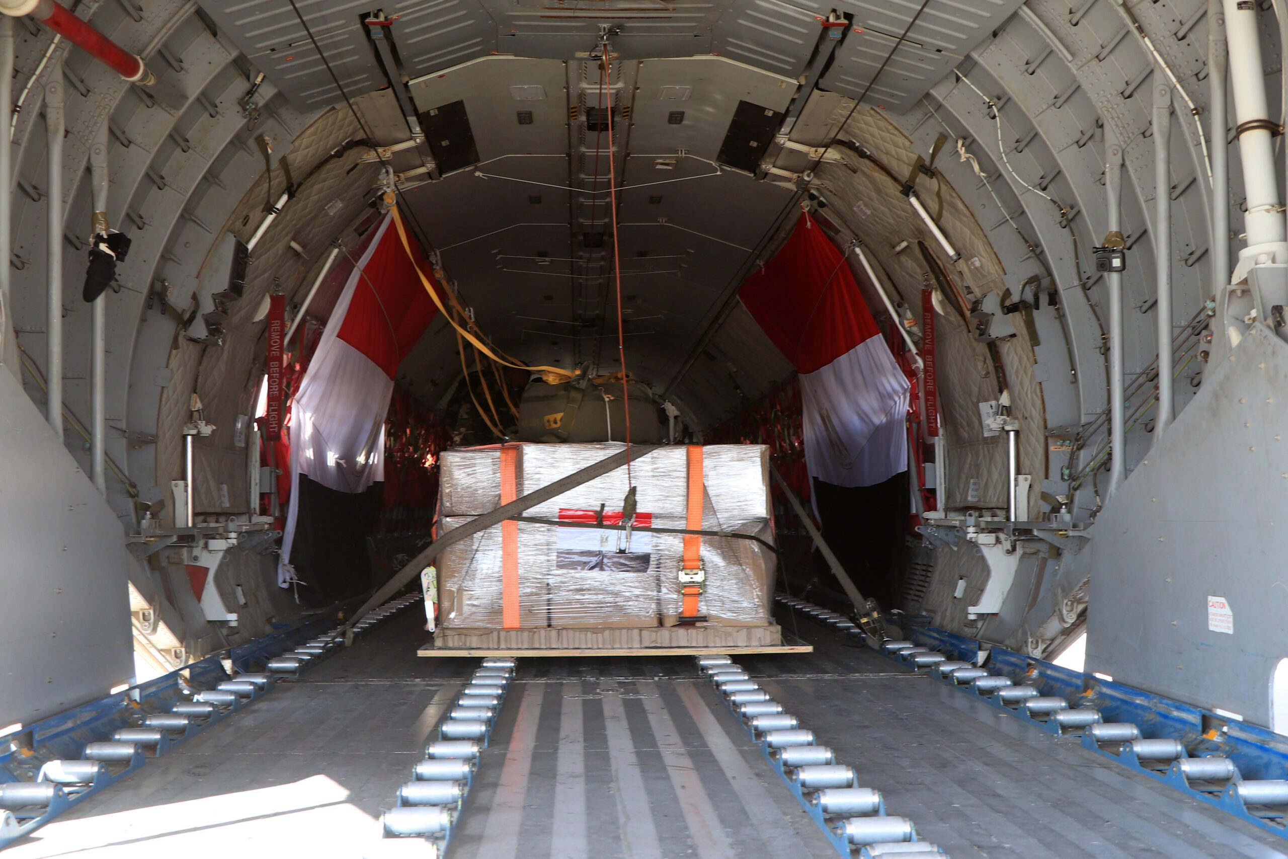 القوات المسلحة الأردنية تنفذ إنزالين جويين لمساعدات على جنوب غزة بمشاركة دولية